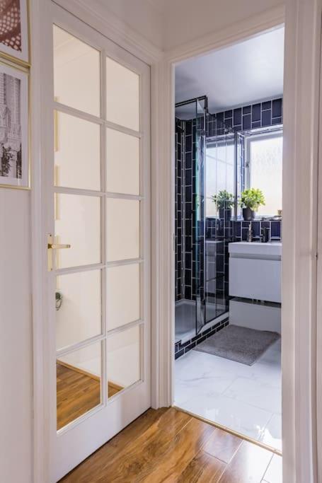 Bright &Spacious One Bedroom Flat Off Canary Wharf Londres Exterior foto